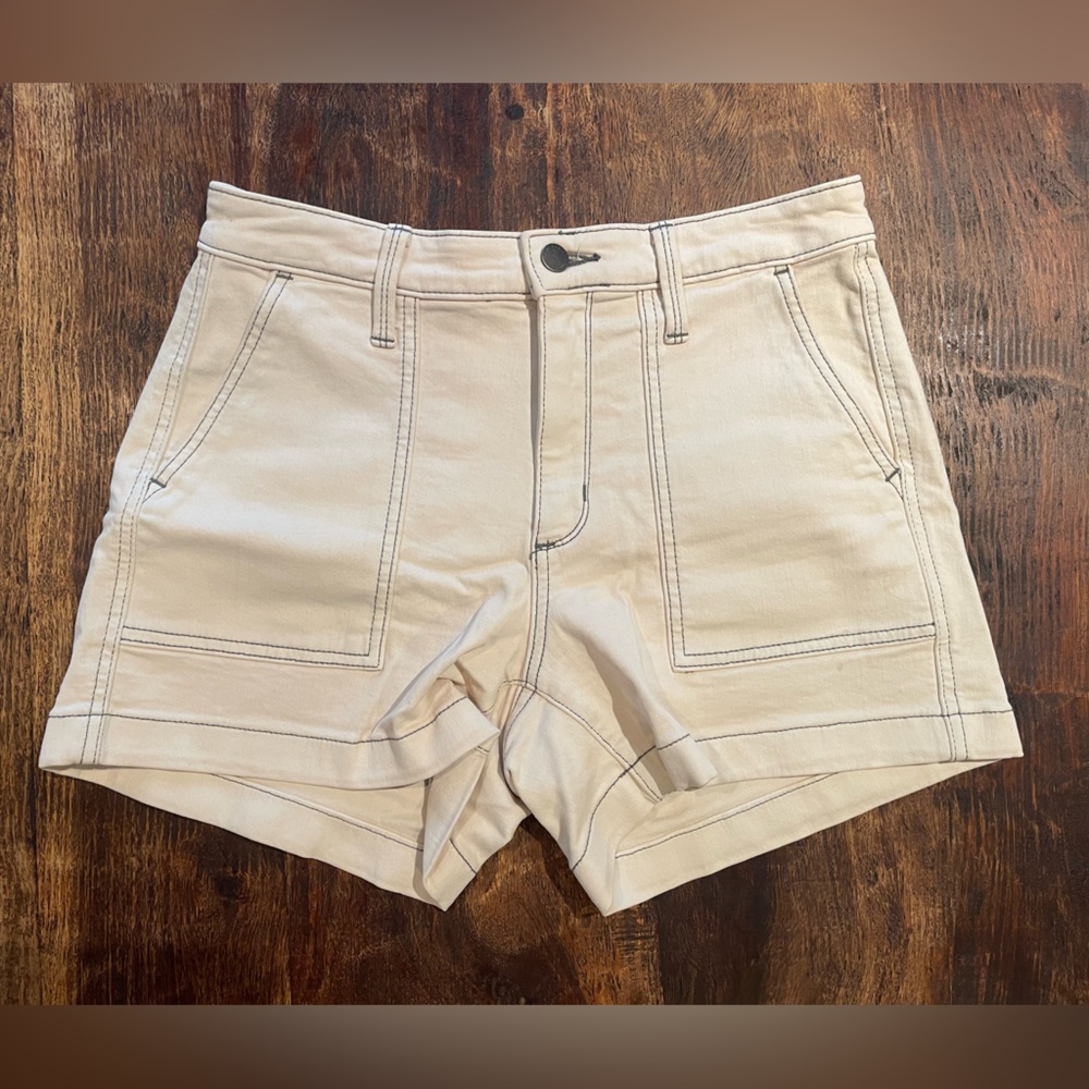 Universal Thread High Rise Midi White with Grey Threading Jean Shorts Size. 4/27